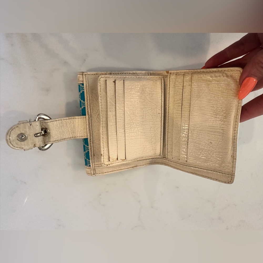 š©µš¤ Celine Buckle Wallet š¤š©µ - Picture 3 of 6